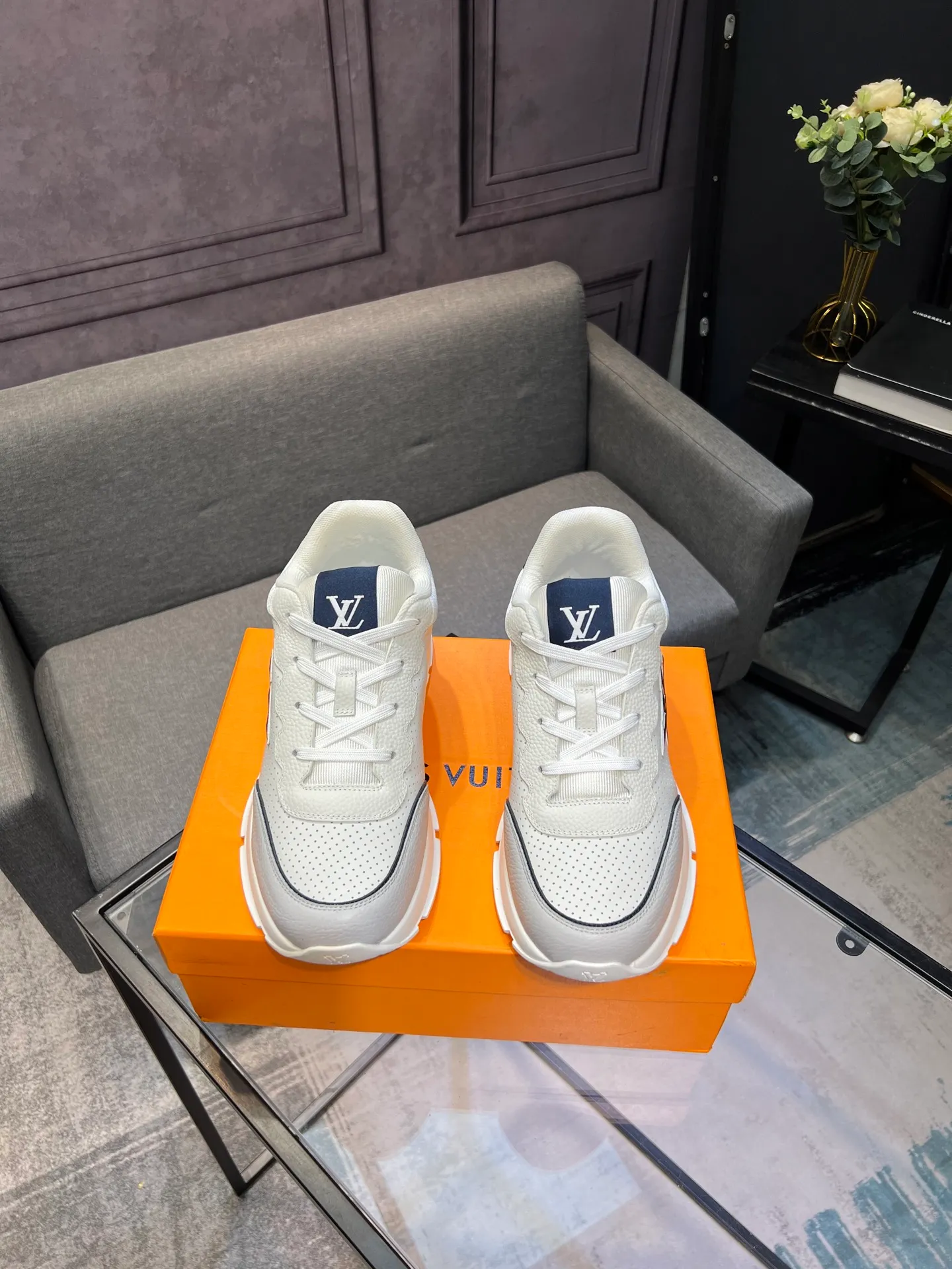 Men's shoes 💰640 LV | Louis Vuitton 2025𝐬𝐬 New spring and summer styles for couples, men's styles come out first. The counter features the latest casual shoes. Hard goods are new🆕 ❥Purchase level! Full of high-end feel! A popular model among bloggers at home and abroad, it’s retro and fashionable and looks amazing on your feet! Wear a lot of happiness! Mainly recommended model on the official website★ ▪️Upper: Original custom-made imported calfskin fabric ▪️Inner lining: breathable gauze imported from Italy ▪️Outsole: rubber foam ➕tpu high-end outsole ▪️Shoe size: 36-44 (customized for 45 and 46)